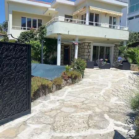 Bas Maison Mont-boron 3 Bedrooms بيت للعطل *