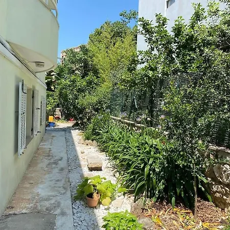 بيت للعطل Bas Maison Mont-boron 3 Bedrooms *